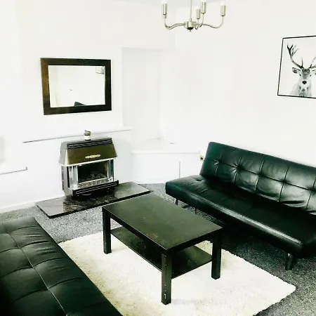 Holiday home Spacious 4 Bedroom House Bristol